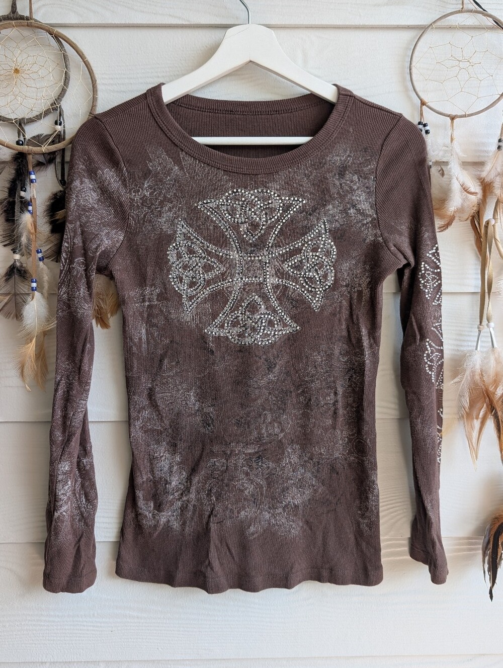 Y2K Brown Long-Sleeve Women's Top with Rhinestone Cross Detail Vintage